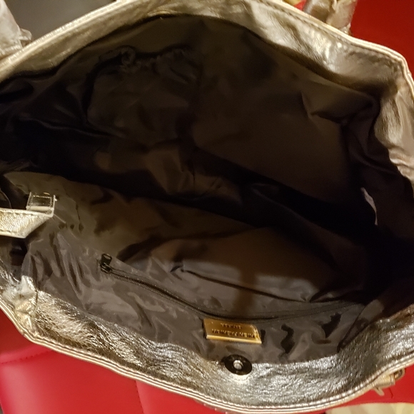 Silver foil bag with faux rectangle gems. - Picture 3 of 4